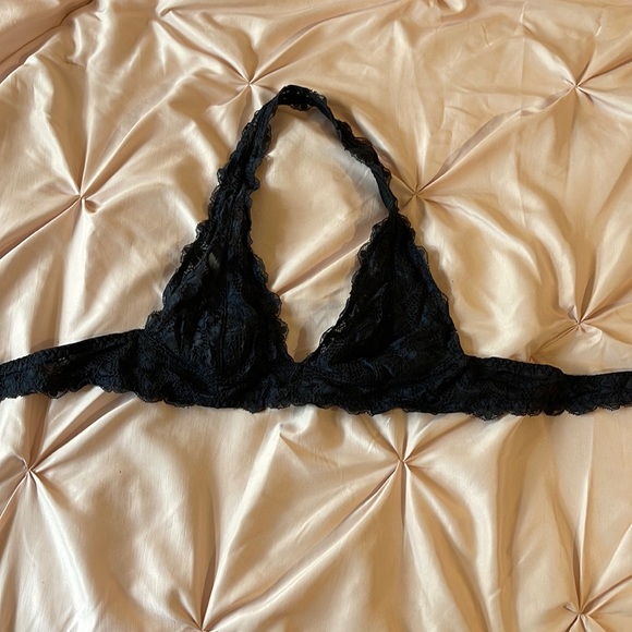 Free people black galloon lace halter bra size medium perfect condition - Picture 2 of 5